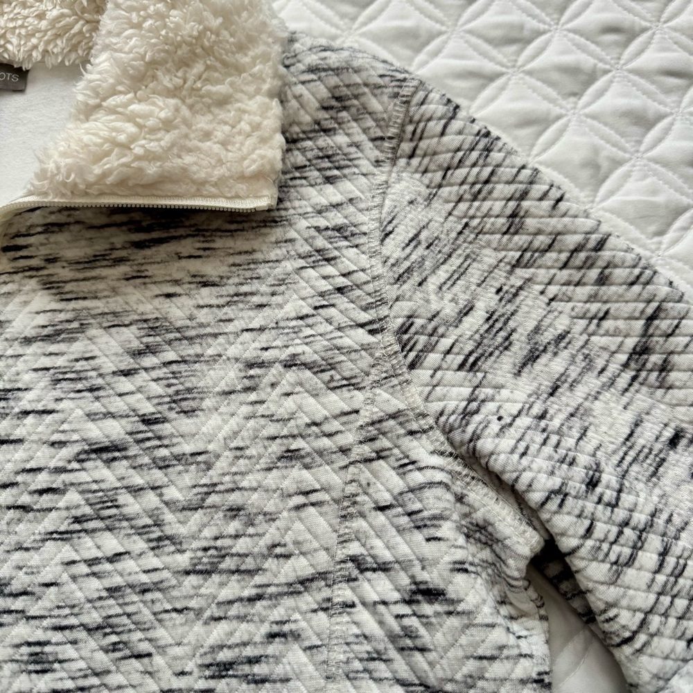 T by Talbots Fleece-Trim Quilted Jacquard Full Zip Jacket Gray Ivory Size SP - Picture 10 of 16